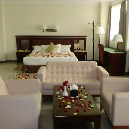 Florida International Hotel Gonder Esterno foto