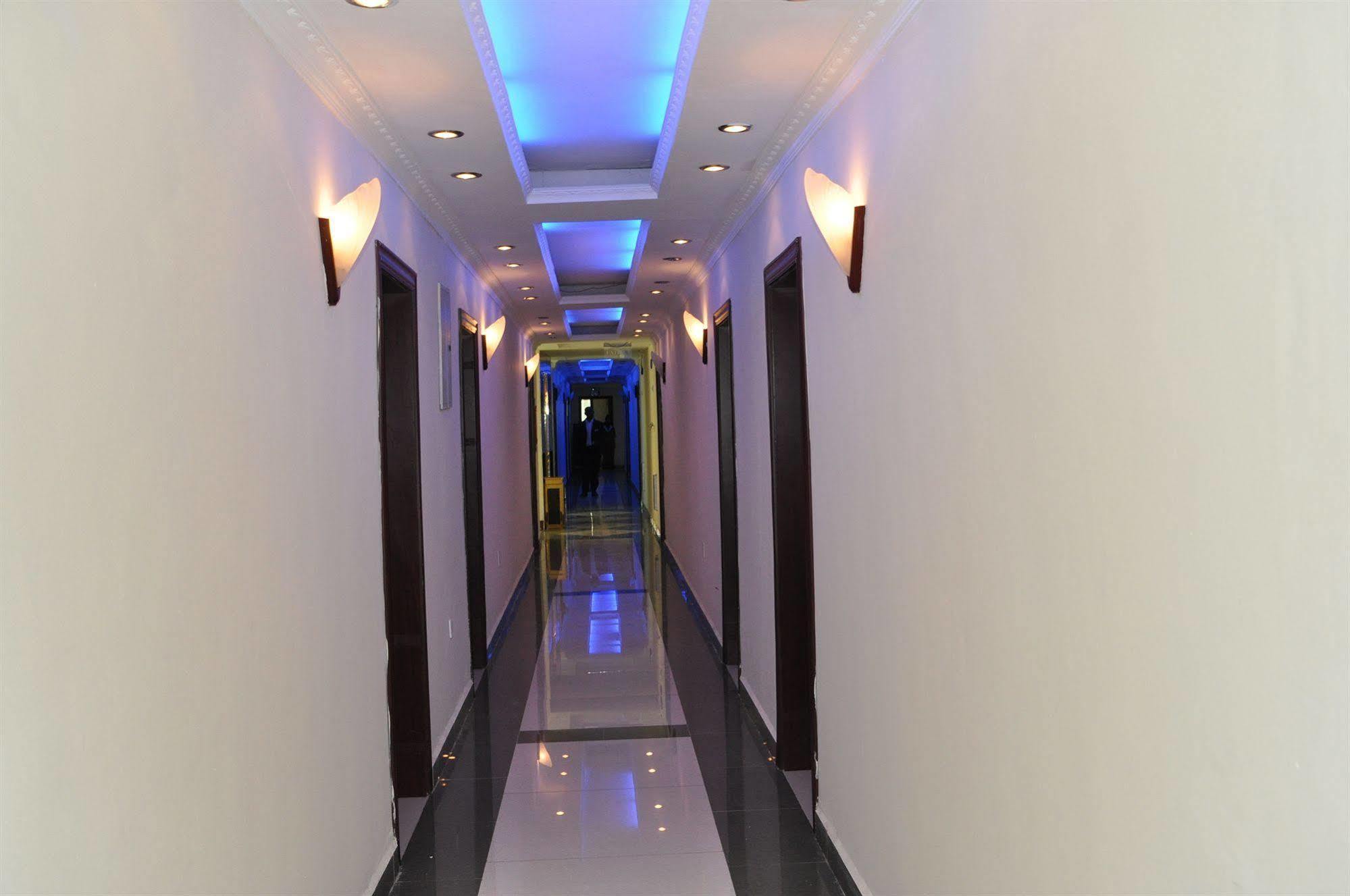 Florida International Hotel Gonder Esterno foto